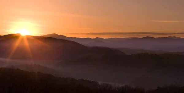 スモーキー山の日の出 — ストック写真
