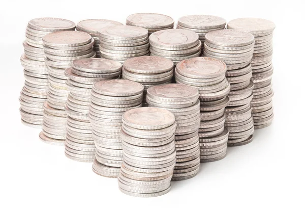Stapels pure zilveren munten — Stockfoto