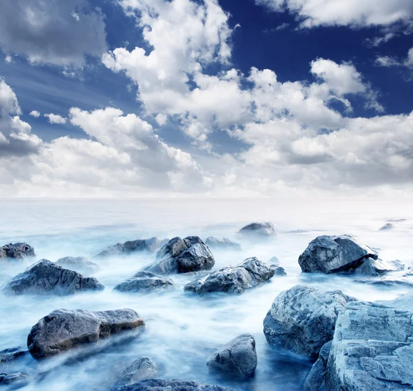 Güzel Deniz Bulutlar Güneşli Gökyüzü — Stok fotoğraf
