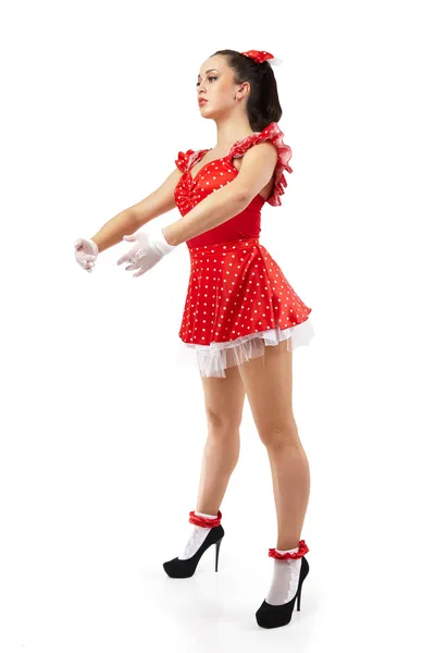 A jovem posa em um vestido vermelho . — Fotografia de Stock