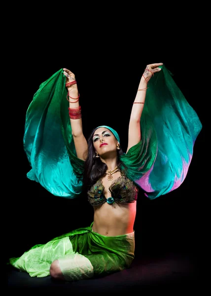 Mujer bailarina oriental —  Fotos de Stock