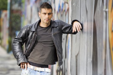 graffiti arka planda Man