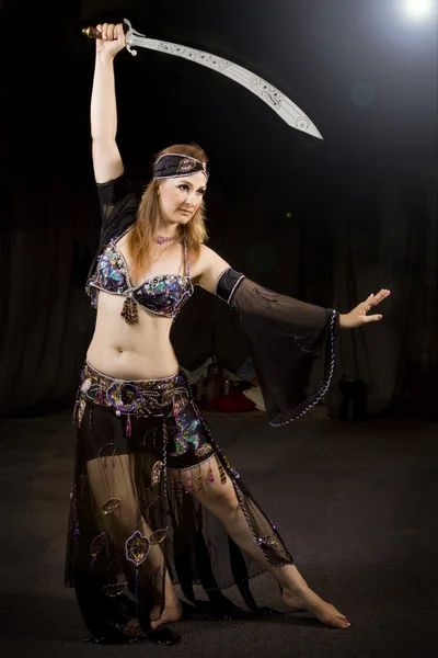 Oriental dancer woman — Stock Photo, Image