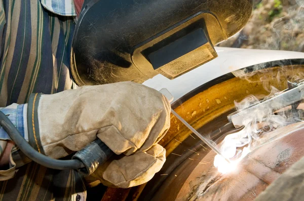 Close-up welder at work — Stock Photo, Image