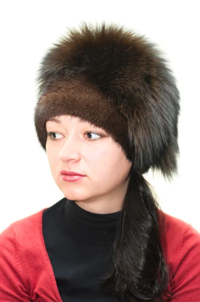 Vrouw in bont hoed — Stockfoto
