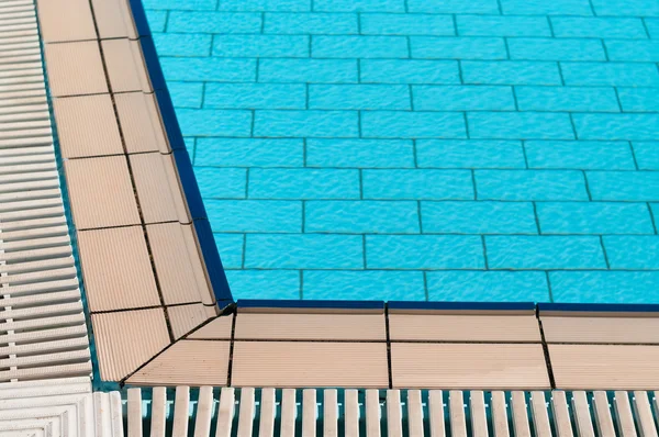 Borda da piscina — Fotografia de Stock