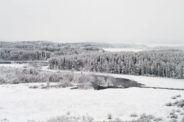 冬の不凍湖 — ストック写真