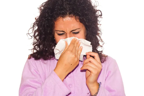 Młoda kobieta chory cios jej nos — Zdjęcie stockowe
