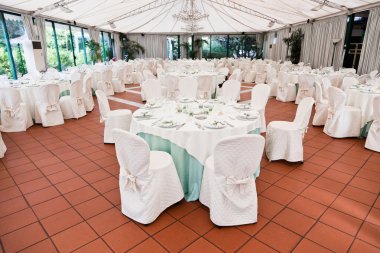 Tablo bir restoranda zarif dekorasyon