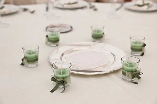 Elegante decoración de mesa en un restaurante — Foto de Stock