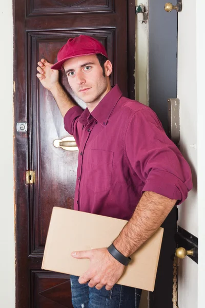 Delivery Boy Knock at the Door — Stock Photo, Image