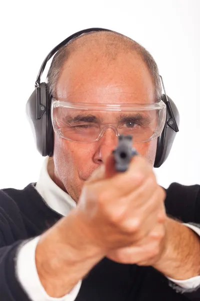 Man Pekar Pistol Vit Bakgrund — Stockfoto