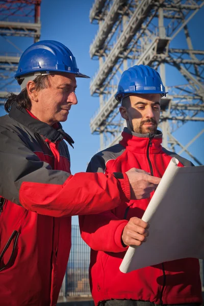 Two Engineers in a Construction Site — Stock Photo, Image