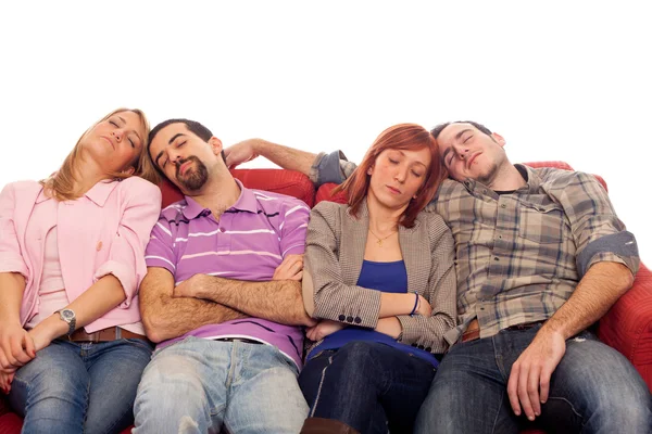 Τέσσερα αγόρια και κορίτσια που κοιμάται στον καναπέ — Φωτογραφία Αρχείου