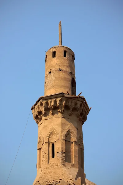 Minaret of ancient mosque — Stock Photo, Image
