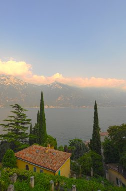 Peyzaj göl lago di garda, İtalya