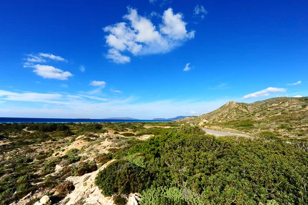 ロードスのギリシャの島の海岸沿いの道路 — ストック写真