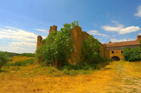 Villa Abbandonata Sulle Colline Della Toscana — Foto Stock