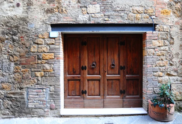 Italienische Tür — Stockfoto
