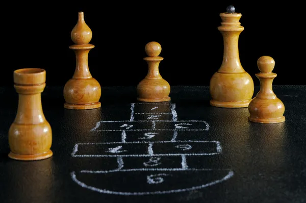 Schach und Hopscotch — Stockfoto