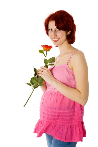 Rothaarige Schwangere Frau Hält Blume Isoliert Auf Weiß — Stockfoto