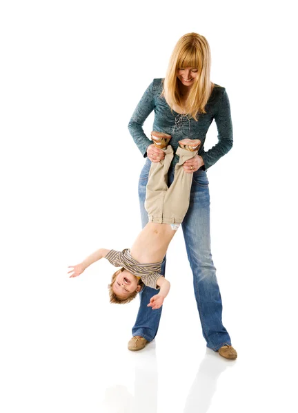 Mãe brincando com o filho — Fotografia de Stock
