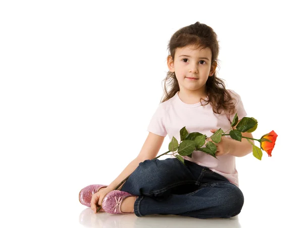 Alegre Menina Cinco Anos Segurando Rosa Isolada Branco — Fotografia de Stock