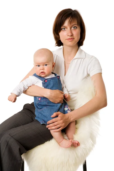 Mutter Mit Baby Posiert Isoliert Auf Weiß — Stockfoto