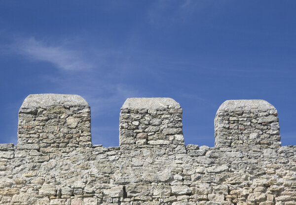 Мерлоны старой крепостной стены
