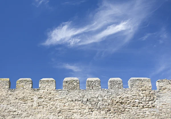 Мерлони старої стіни фортеці — стокове фото