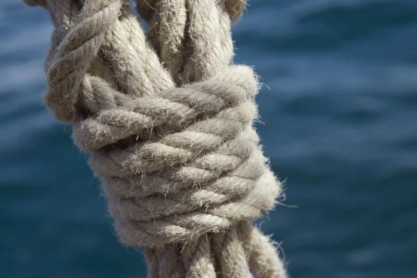 ロープの上の結び目 — ストック写真