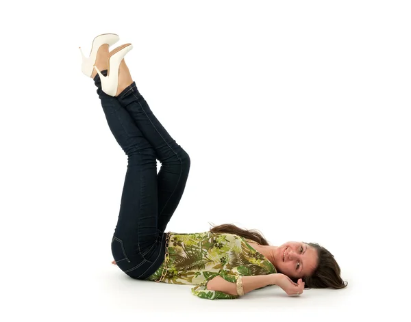Bella donna sdraiata sul pavimento — Foto Stock