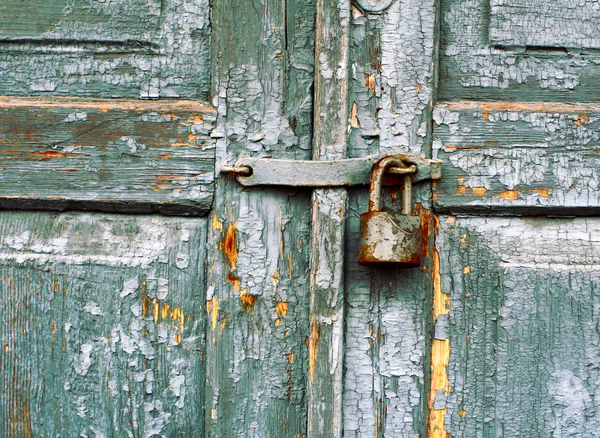 Vecchia serratura su una porta — Foto Stock