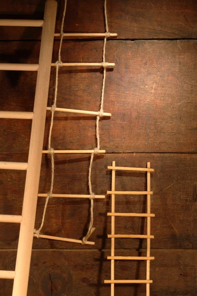 Ladders op hout — Stockfoto