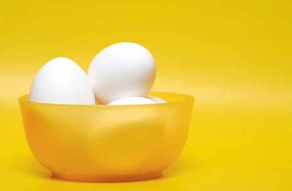 Tavuk yumurta bir kase — Stok fotoğraf