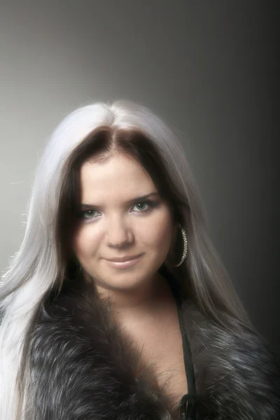 Portret Atrakcyjną Dziewczyną Łapka — Zdjęcie stockowe