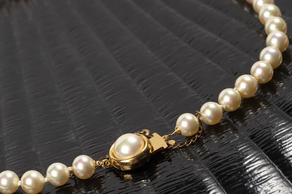 Осколок жемчужного ожерелья — стоковое фото