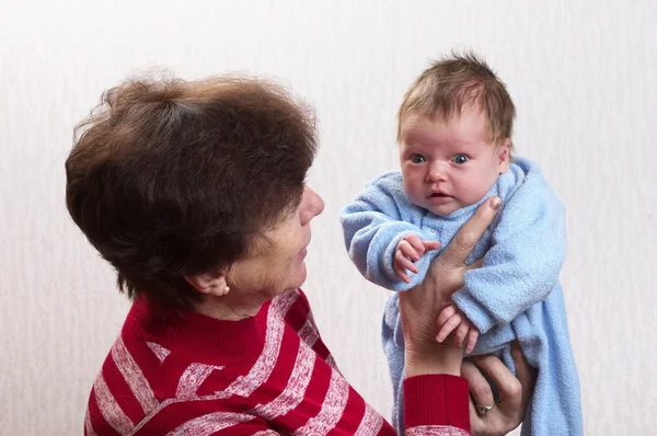 Bebé con la abuela —  Fotos de Stock