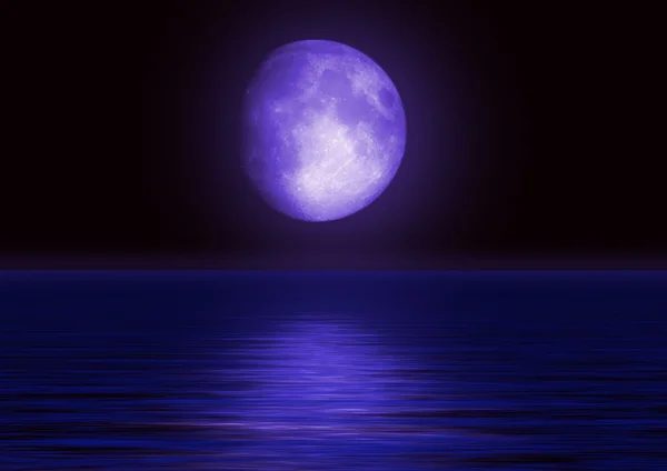 Imagem de lua cheia com água — Fotografia de Stock