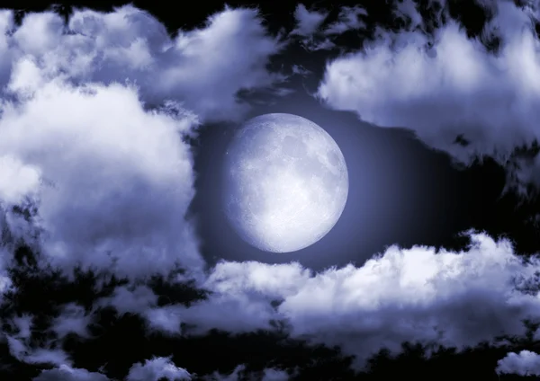 Luna en las nubes — Foto de Stock