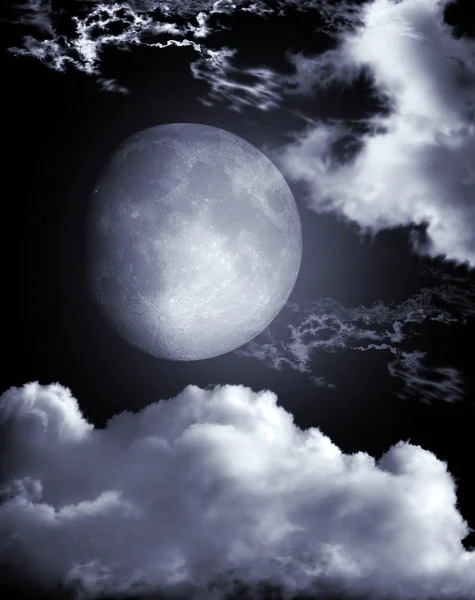 Gecenin içinde ay — Stok fotoğraf