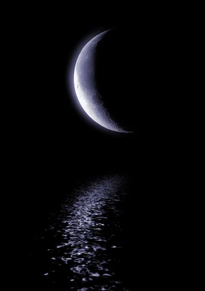 La moitié de la lune dans le ciel bleu foncé — Photo