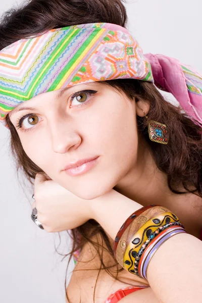 Jovem hippie mulher — Fotografia de Stock