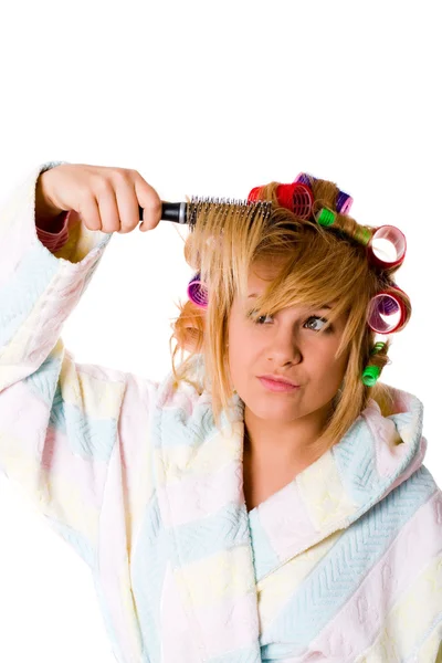 Dona de casa com escova de cabelo — Fotografia de Stock