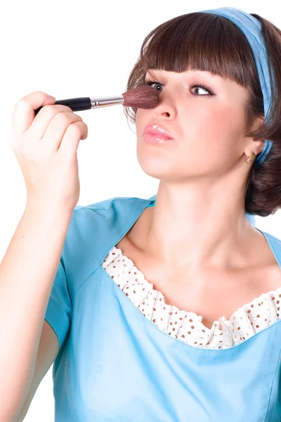 Femme avec brosse de maquillage — Photo