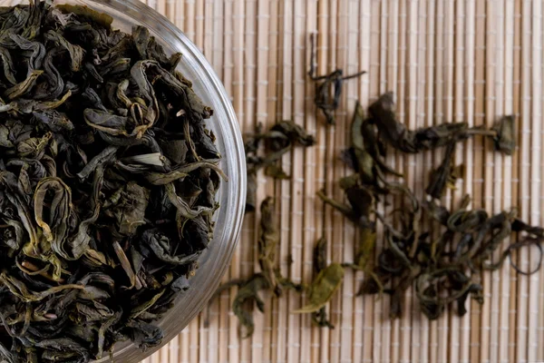 Hochwertiger grüner Tee im Glas — Stockfoto