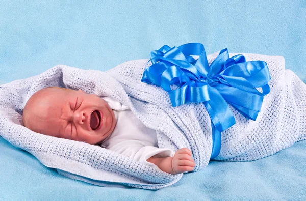 Crying Newborn Fastened Big Blue Bow — Stock Photo, Image