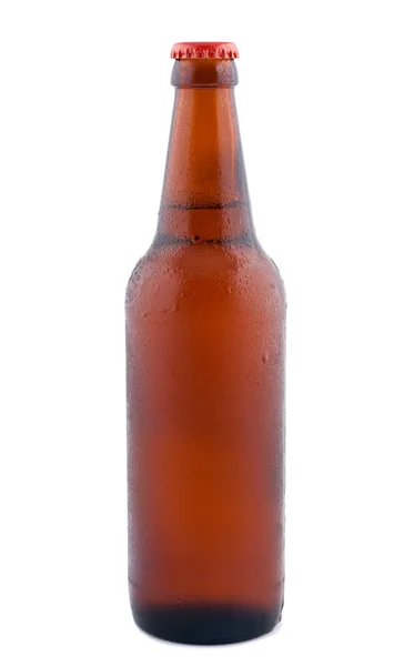 啤酒瓶在白色背景上孤立. — 图库照片