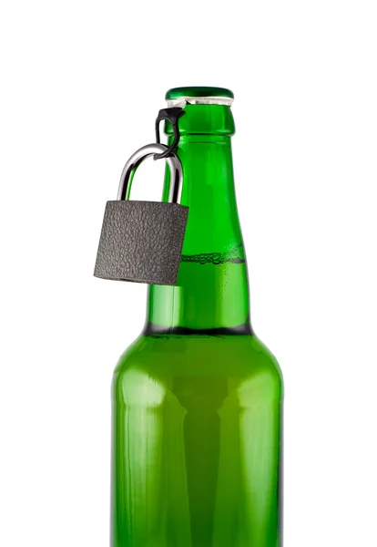 Beer, bottle, padlock isolated white, clipping path. — Stock Photo, Image