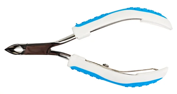 Metallmaniküre Zangen mit blauen Kunststoffgriffen isoliert auf whi — Stockfoto